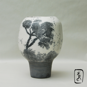 R-0011-Vase tatoué